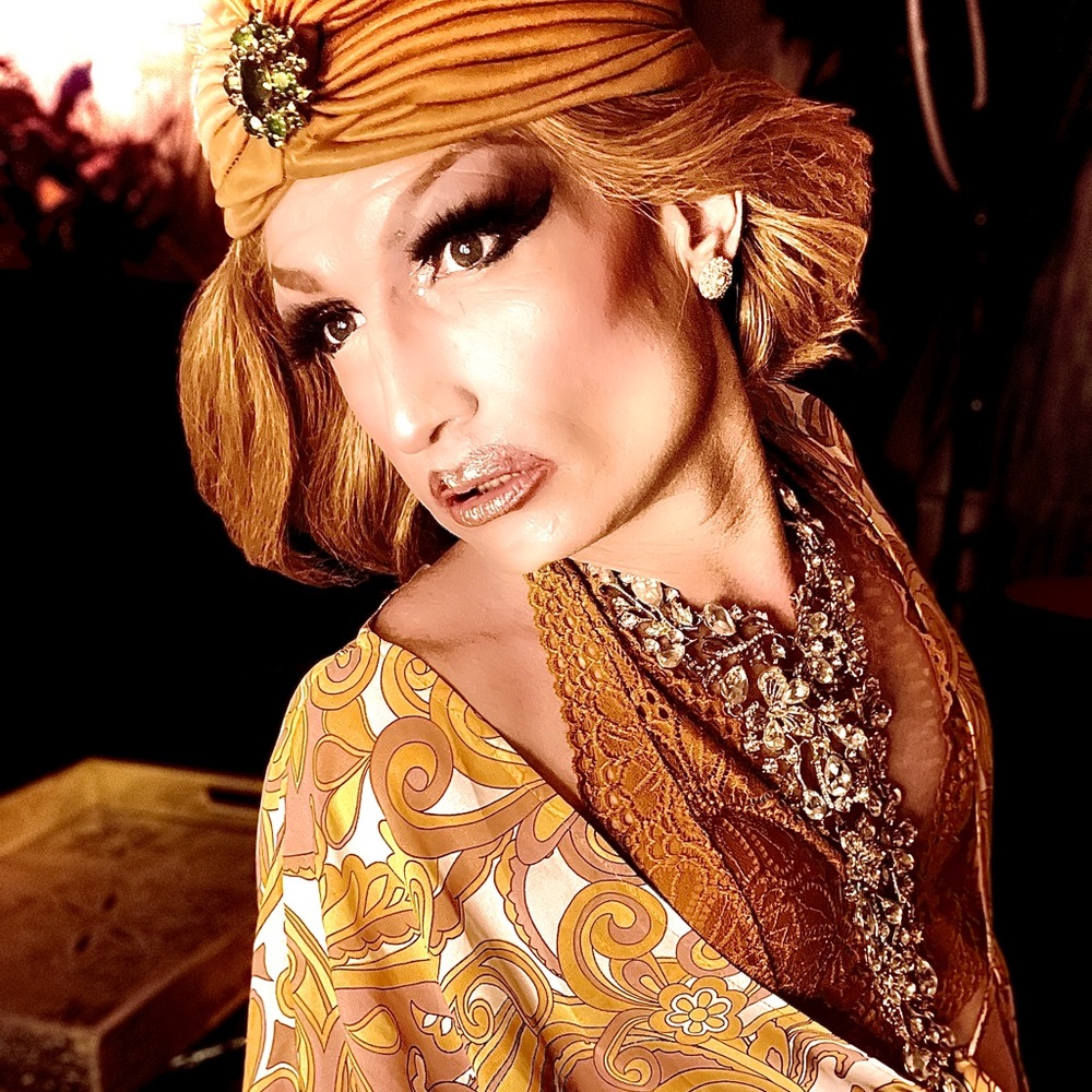 Meet your Posher, Anya